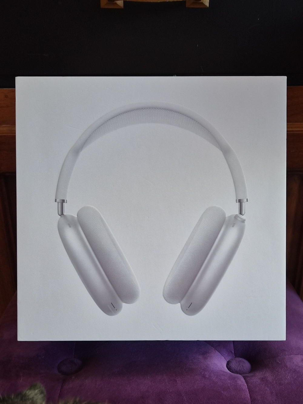 NIB Apple Airpod Max Over-Ear Headphones W/ Hello Kitty Cover